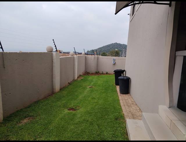 4 BEDROOM TOWNHOUSE FOR SALE IN CASHAN